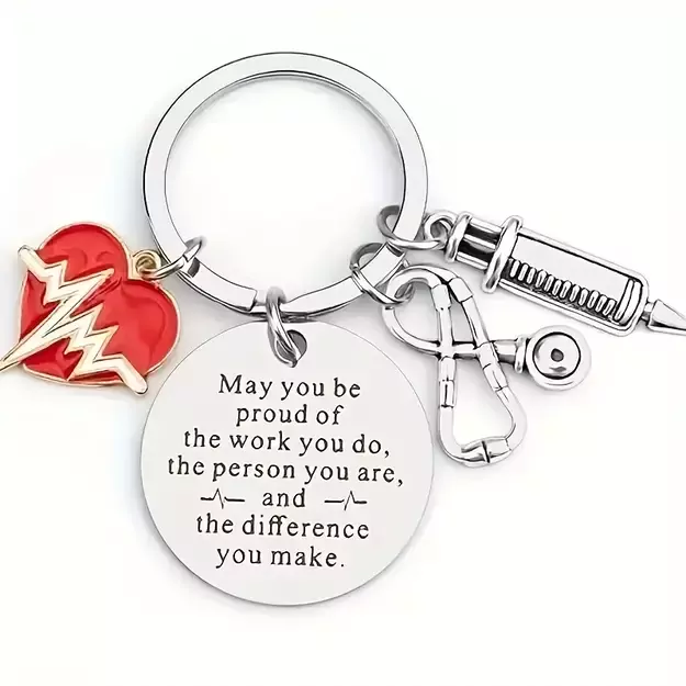  Raktų pakabukas metalinis  su širdies ritmu, stetoskopu ir švirkštu 