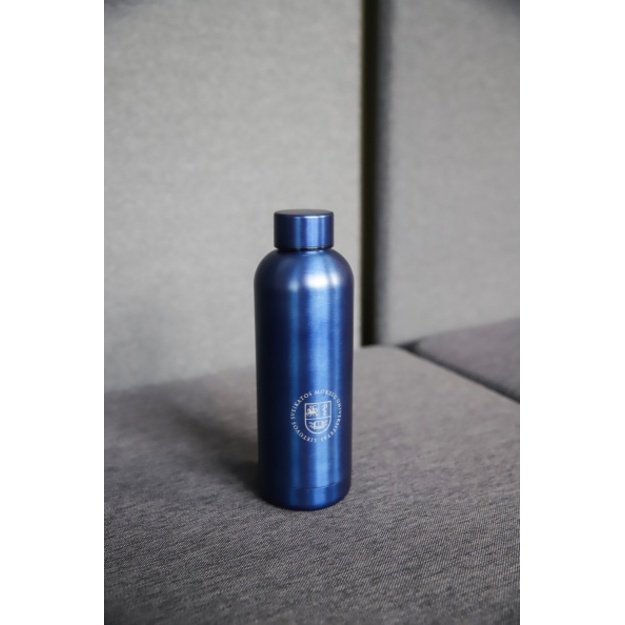 Termosas butelio formos su logotipu